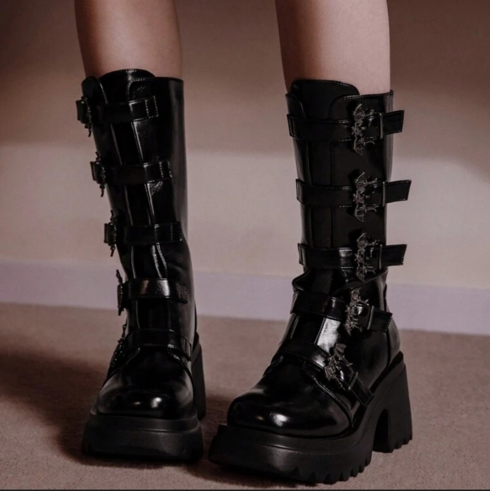 ROMWE Black Chunky Platform Combat Boots with Buckle Straps